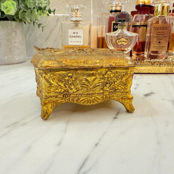 Vintage Gold Hollywood Regency Trinket Box - Picture 3 of 9